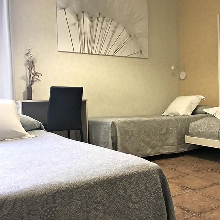 Pension Mariluz Βαρκελώνη Εξωτερικό φωτογραφία