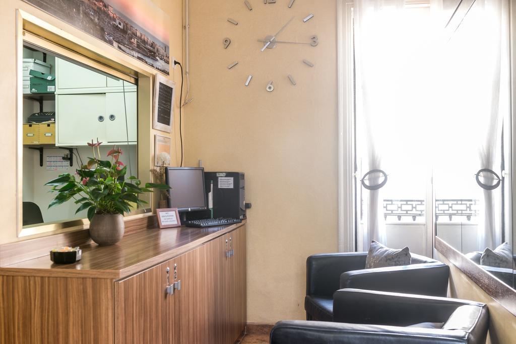 Pension Mariluz Βαρκελώνη Εξωτερικό φωτογραφία